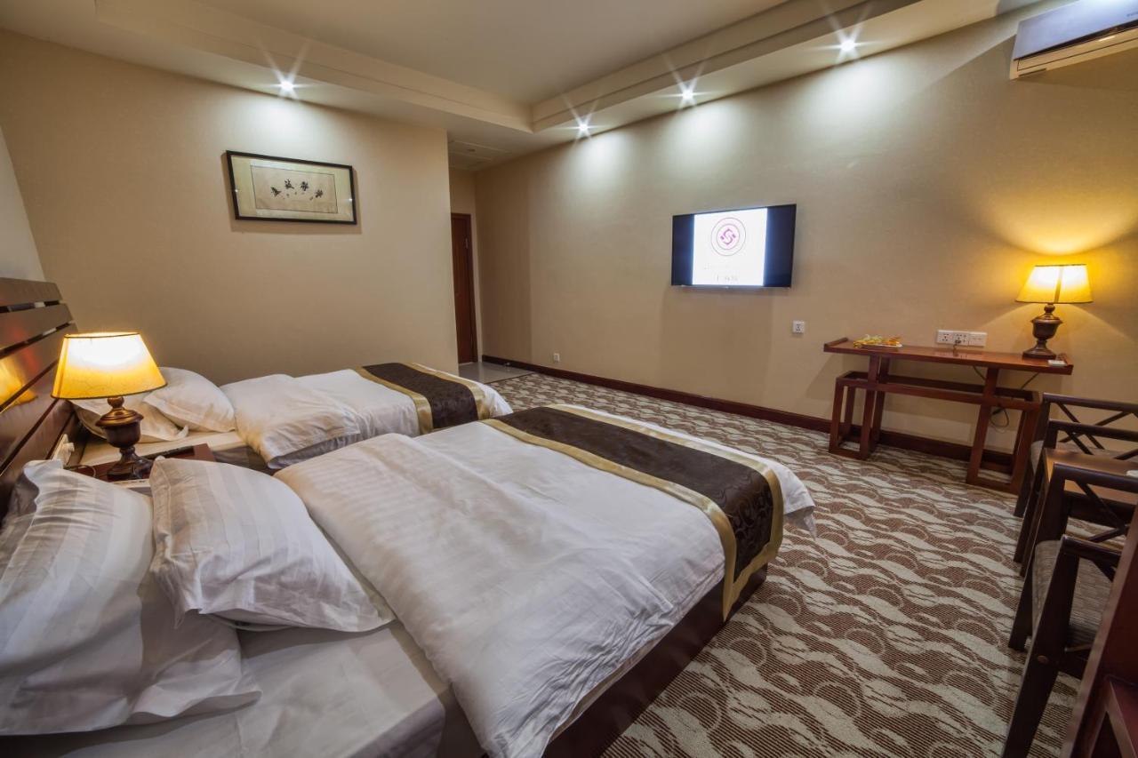 Hotel Shanghai City Osh Luaran gambar